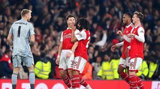 现出波动状 现出波动状